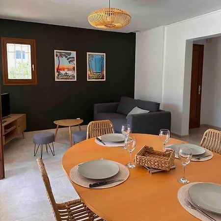 L'escale San Ceri بيت للعطل